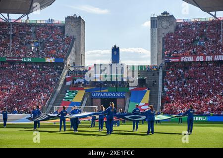 Berlin, Deutschland, 25. Juni 2024. Berlin, Deutschland 25. Juni 2024.UEFA, Fans Oesterreich, Stimmungsbild, Olympiastadion Berlin, GER, UEFA Euro 2024, Fussball Herren, UEFA EM 2024 Matchtag 3, Gruppe D, Niederlande vs. Oesterreich, Niederlande vs. Österreich, 25.06.2024. Foto: Eibner-Pressefoto/ Claudius Rauch/Alamy Live News Stockfoto