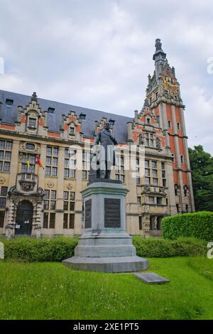 07.06.2024, Brüssel, Belgien. Statue von Pierre Theodore Verhaegen, Gründer der Freien Universität Brüssel. Stockfoto