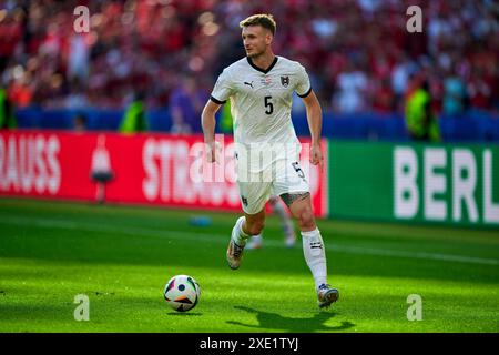 Berlin, Deutschland, 25. Juni 2024. Stefan Posch (Oesterreich, #05), GER, UEFA Euro 2024, Fussball Herren, UEFA EM 2024 Matchtag 3, Gruppe D, Niederlande vs. Oesterreich, Niederlande vs. Österreich, 25.06.2024. Foto: Eibner-Pressefoto/ Claudius Rauch/Alamy Live News Stockfoto