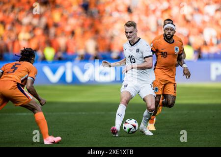 Berlin, Deutschland. Juni 2024. Philipp Lienhart (15) aus Österreich war beim Spiel der UEFA Euro 2024 in der Gruppe D zwischen den Niederlanden und Österreich im Olympiastadion in Berlin zu sehen. Quelle: Gonzales Photo/Alamy Live News Stockfoto