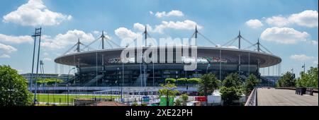 Panoramablick auf das Stade de France, das größte französische Stadion und Austragungsort der Olympischen Sommerspiele 2024 in Saint-Denis, Frankreich Stockfoto