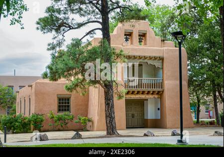 ALBUQUERQUE, NM, USA - 15. MAI 2024: Alumni Memorial Chapel an der University of New Mexico. Stockfoto