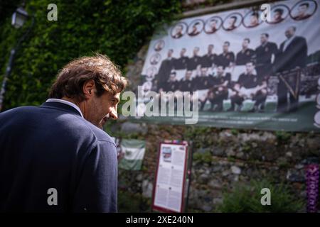 Torino, Italien. Juni 2024. Paolo Vanoli neuer Cheftrainer des FC Turin besucht Superga in Turin, wo am 4. Mai 1949 das Flugzeug mit der gesamten Torino-Fußballmannschaft (im Volksmund als Grande Torino bekannt) am Dienstag, 25. Juni 2024, in die Stützmauer hinter der Basilika von Superga stürzte. Sport - Fußball . (Foto: Marco Alpozzi/Lapresse) Credit: LaPresse/Alamy Live News Stockfoto