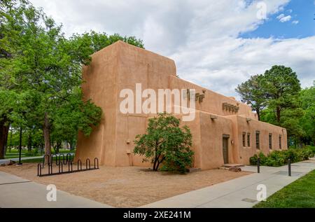 ALBUQUERQUE, NM, USA - 15. MAI 2024: Alumni Memorial Chapel an der University of New Mexico. Stockfoto