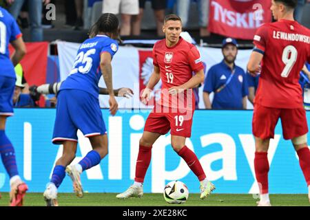 Dortmund, Deutschland. Juni 2024. Przemyslaw Frankowski (19) aus Polen in Aktion während eines Fußballspiels zwischen den Nationalmannschaften Frankreichs und Polens am dritten Spieltag in der Gruppe D in der Gruppenphase des UEFA Euro 2024-Turniers am Dienstag, den 25. Juni 2024 in Dortmund. Quelle: Sportpix/Alamy Live News Stockfoto