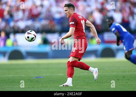 Dortmund, Deutschland. Juni 2024. Der polnische Piotr Zielinski spielt beim Gruppenspiel der UEFA Euro 2024 zwischen Frankreich und Polen am 25. Juni 2024 im BVB Stadion Dortmund in Dortmund. Quelle: Marco Canoniero/Alamy Live News Stockfoto