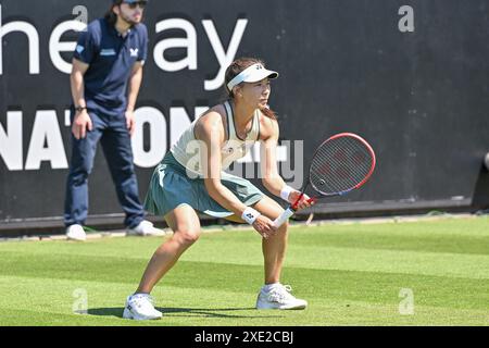 Eastbourne, Großbritannien. Juni 2024. Elis MERTENS schlägt Yuriko MIYAZAKI beim Rothesay International Tennis Tournament im Devonshire Park, Eastbourne, East Sussex, Großbritannien. Quelle: LFP/Alamy Live News Stockfoto