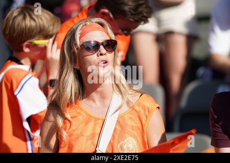 BERLIN, DEUTSCHLAND - 25. JUNI: Niederländische Fans beim Gruppenspiel der UEFA EURO 2024 zwischen den Niederlanden und Österreich im Olympiastadion am 25. Juni 2024 in Berlin. (Foto: Andre Weening/Orange Pictures) Stockfoto