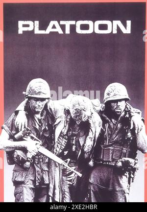 Viersen, Deutschland - 9. Mai. 2024: Original-offizielles Platoon-Filmplakat von Oliver Stone aus dem Jahr 1986 Stockfoto