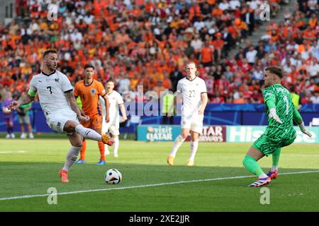 Berlin, Deutschland, 25. Juni 2024. Marko Arnautović schießt während des Spiels zwischen den Niederlanden und Österreich ins Tor. Uefa Euro 2024 Deutschland. Gruppe D.. Quelle: Fabideciria/Alamy Live News Stockfoto