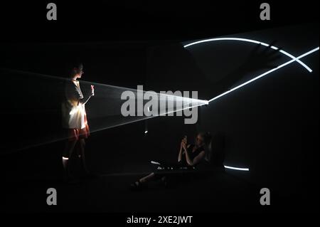 Anthony McCall : Solid Light, Tate Modern, Bankside, London, Großbritannien Stockfoto