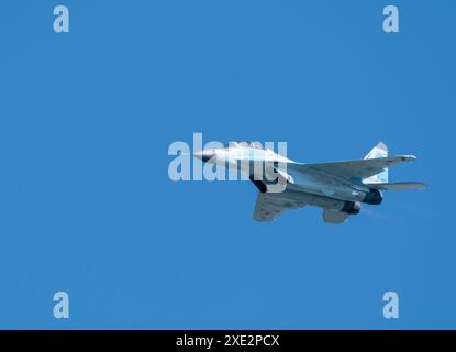 Moskau Russland Flugplatz Zhukovsky 25. Juli 2021: Aerobatic MiG-35 Perfoming Demonstrationsflug der internationalen Luft- und Raumfahrtsa Stockfoto