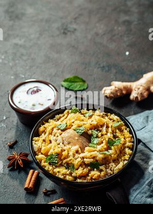 Pakistanische Huhn Biryani Reis, kopieren Raum Stockfoto