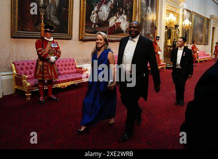 Der Außenminister David Lammy macht sich auf den Weg durch die East Gallery, um das Staatsbankett für Kaiser Naruhito und seine Frau Kaiserin Masako von Japan im Buckingham Palace, London, im Rahmen ihres Staatsbesuchs in Großbritannien zu besuchen. Bilddatum: Dienstag, 25. Juni 2024. Stockfoto