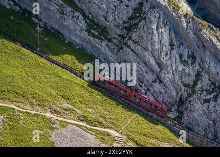 Pilatusbahn am Eingang zur Bergstation Pilatus Kulm in der Schweiz. Die Pilatusbahn ist das steilste Zahnrad rai Stockfoto