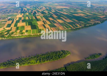 Luftaufnahme von Feldern auf der Donau Stockfoto