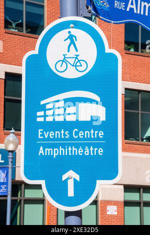 Wegweiser zum Veranstaltungszentrum im Avenir Centre an der Canada Street im Zentrum von Moncton, New Brunswick, Kanada Stockfoto