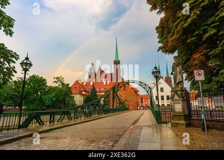 Tumsky-Brücke und Regenbogen Stockfoto