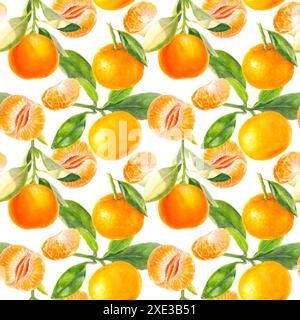 Nahtloses Muster mit frischen Orangen, Scheiben und grünen Blättern für einen lebhaften tropischen Look Stockfoto