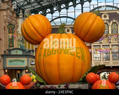 Tokio, Japan. Oktober 31, 2023. Eine Jack-o'-Laterne an halloween, ein geschnitzter Kürbis. Stockfoto