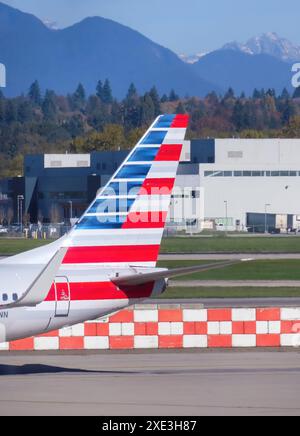 Vancouver, BC, Kanada. Dezember 2023. Eine Entleerung oder Heckbaugruppe von American Airlines, die sich auf der Rückseite eines Flugzeugs befindet. Stockfoto