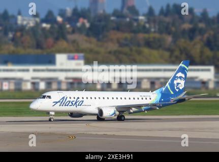 Vancouver, BC, Kanada. Dezember 2023. Ein Alaska-Flugzeug am Flughafen. Stockfoto