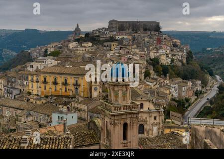 Blick auf die historische Altstadt von Ibla Ragusa im Südosten Siziliens Stockfoto