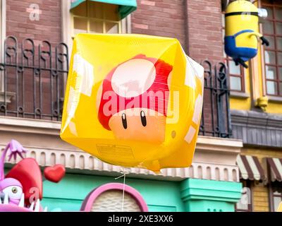 Konohana Ward, Osaka, Japan. Dezember 2023. Universal Studios Japan Mario Hatena Block Ballon Stockfoto