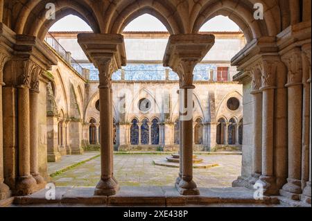 Porto, Portugal, 8. Februar 2023: Innere der Kathedrale von Porto SE do Porto. Diese Kathedrale befindet sich im Zentrum von Porto, A Stockfoto