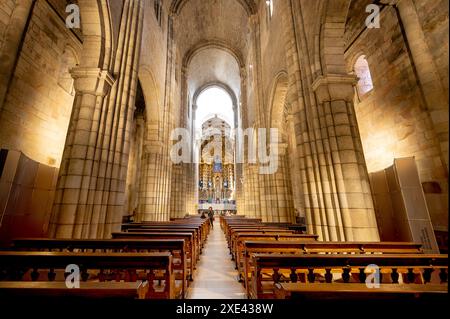Porto, Portugal, 8. Februar 2023: Innere der Kathedrale von Porto SE do Porto. Diese Kathedrale befindet sich im Zentrum von Porto, A Stockfoto