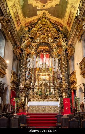 Porto, Portugal - 7. Februar 2023: Innenraum der Kirche Nossa Senhora do Carmo, 18. Jahrhundert. Stockfoto