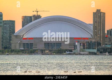 Toronto, Ontario, Kanada. Juni 2023. Die Arena des Rogers Centre Stadions, Heimstadion des Baseballteams Bluejays. Stockfoto