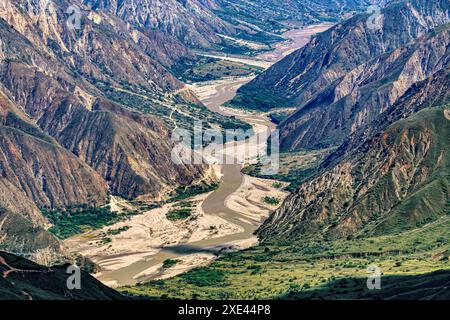 Chicamocha Canyon, steiler Canyon, der vom Chicamocha River in Kolumbien geformt wurde. Stockfoto