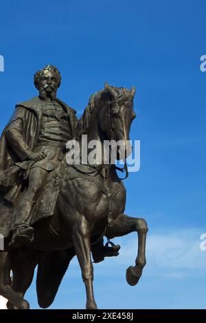 Gyula Andrassy Reiterstatue vor dem Parlament in Budapest, Ungarn Stockfoto