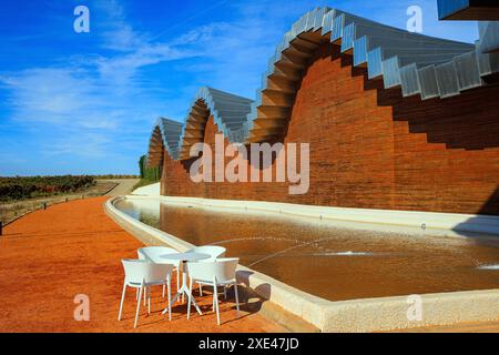 Weingut - Bodega Bodegas Ysios Stockfoto