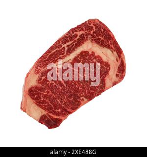 Nahaufnahme rohes Ribeye-Steak mit Rindfleisch auf weiß Stockfoto