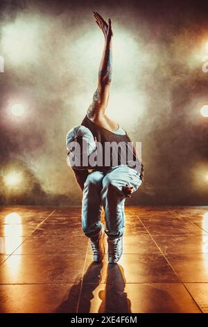 Junger Mann Breakdancer Stockfoto