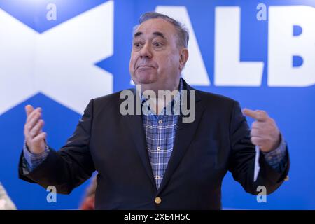 Aktenfoto vom 01/23 des Parteivorsitzenden Alex Salmond, der seine Alba-Partei zum „natürlichen Zuhause“ für Unabhängigkeitsbefürworter in Schottland erklärt hat. Im Vorfeld des Wahlprogramms der Partei am Mittwoch bestand der ehemalige erste Minister darauf, dass nur Alba eine Strategie habe, um Unabhängigkeit2 in seinem Prospekt an die Wähler zu liefern. Ausgabedatum: Mittwoch, 26. Juni 2024. Stockfoto