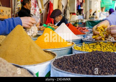 Typische marokkanische Gewürze Stockfoto