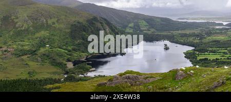 Healy Pass und Glanmore Lake (R574) auf der Halbinsel Beara Stockfoto