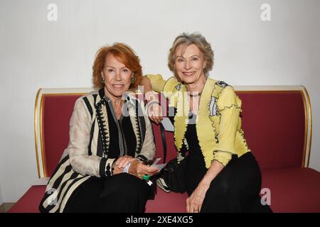 Gaby Dohm Schauspielerin Ilona Gruebl Schauspielerin München 25.06. 2024 Friedenspreis des Deutschen Films - die Bruecke im CuvilliŽs Theater. Muenchen *** Gaby Dohm Schauspielerin Ilona Gruebl Schauspielerin München 25 06 2024 Friedenspreis des Deutschen Films die Brücke am Cuvillis Theater München Stockfoto