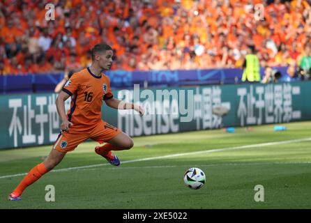 Berlin, Deutschland. Juni 2024. Joey Veerman aus den Niederlanden im Spiel der UEFA EURO 2024 in der Gruppenphase Niederlande gegen Österreich im Olympiastadion in Berlin. Quelle: Oleksandr Prykhodko/Alamy Live News Stockfoto