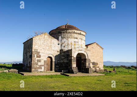 16. Januar 2024 Italien, Sardinien, Oristano, Fordongianus, Casa Aragonese, Beispiel für sardische Architektur mit spanischen Einflüssen campidano Kirche für Stockfoto