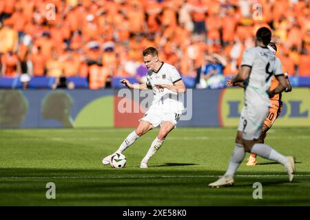 Berlin, Deutschland. Juni 2024. Philipp Lienhart (15) aus Österreich war beim Spiel der UEFA Euro 2024 in der Gruppe D zwischen den Niederlanden und Österreich im Olympiastadion in Berlin zu sehen. Quelle: Gonzales Photo/Alamy Live News Stockfoto