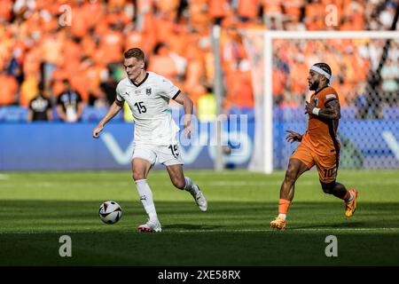 Berlin, Deutschland. Juni 2024. Philipp Lienhart (15) aus Österreich war beim Spiel der UEFA Euro 2024 in der Gruppe D zwischen den Niederlanden und Österreich im Olympiastadion in Berlin zu sehen. Quelle: Gonzales Photo/Alamy Live News Stockfoto