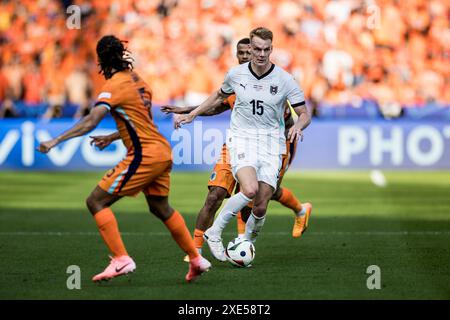 Berlin, Deutschland. Juni 2024. Philipp Lienhart (15) aus Österreich war beim Spiel der UEFA Euro 2024 in der Gruppe D zwischen den Niederlanden und Österreich im Olympiastadion in Berlin zu sehen. Quelle: Gonzales Photo/Alamy Live News Stockfoto