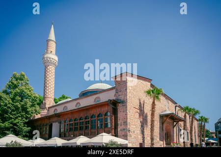 Blick auf das Äußere der Freitagsmoschee oder Dzhumaya Moschee, einem osmanischen Gebäude in der Altstadt von Plovdiv, Bulgarien Stockfoto