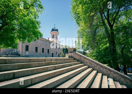 Außenansicht der Kathedrale der Heiligen Himmelfahrt - Kirche Uspenie Bogorodichno, im Altstadtviertel in Plovdiv, Bulgarien Stockfoto