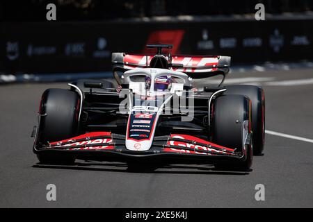 Monte-Carlo, Monaco. Mai 2024. Kevin Magnussen aus Dänemark und das MoneyGram Haas F1 Team fahren während des dritten freien Trainings auf der Strecke Stockfoto