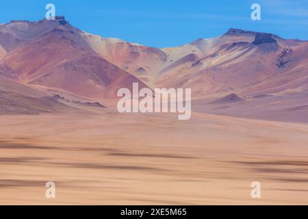 Desierto de Salvador DalÃ­ ist eine steinige Wüste inmitten des Eduardo Avaroa Andenfauna Nationalparks in Bolivien Stockfoto